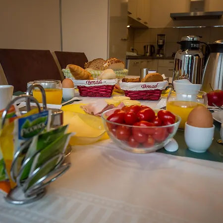 Rene's Bed and Breakfast 4*