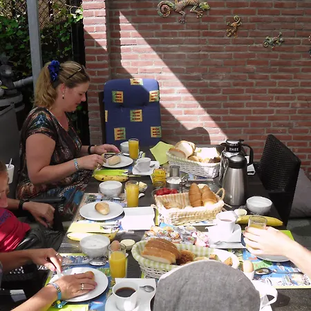 Rene's Bed and Breakfast 4*