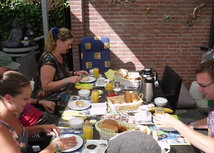 Rene's فندق مبيت وإفطار 4*