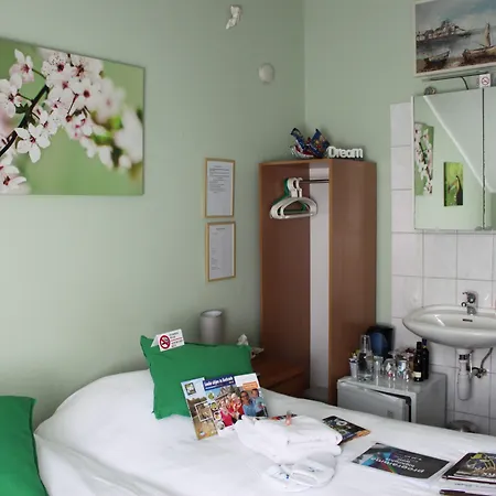 Rene's Bed and Breakfast 4*