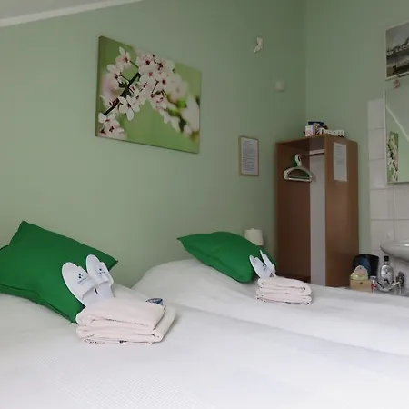Nocleg ze śniadaniem Rene's 4*