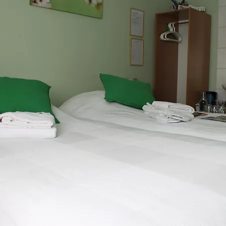 Rene's Bed and Breakfast 4*